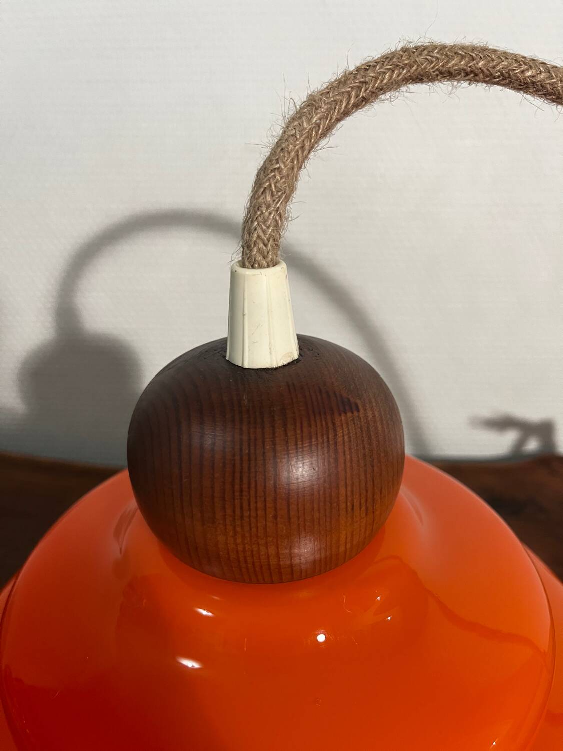 Suspension vintage orange verre opalin