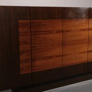 Magnifique grande unité murale avec beaucoup d'espace de rangement et un cabinet de bar, 1970.