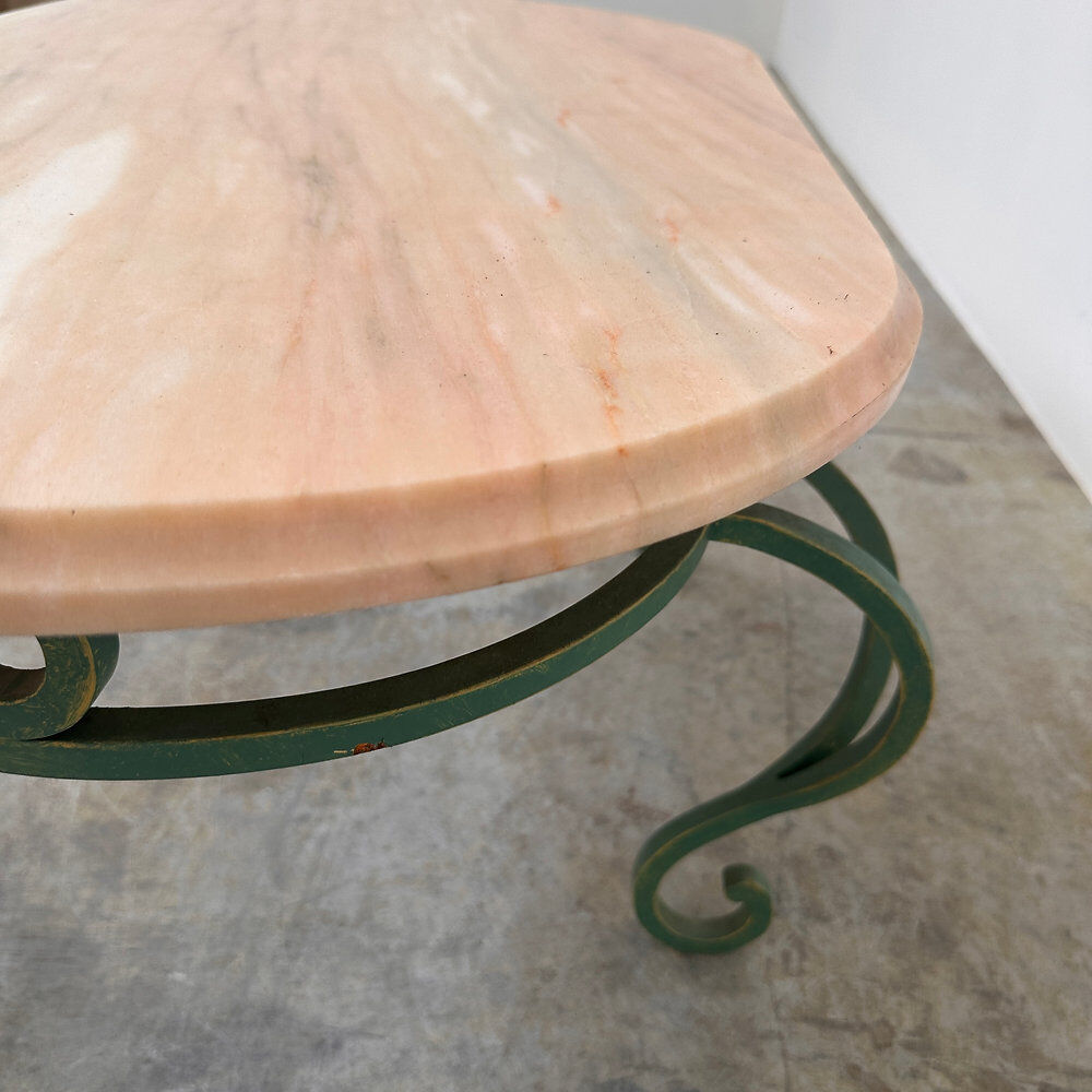 Table basse en marbre rose vintage et fer forgé vert, années 1970