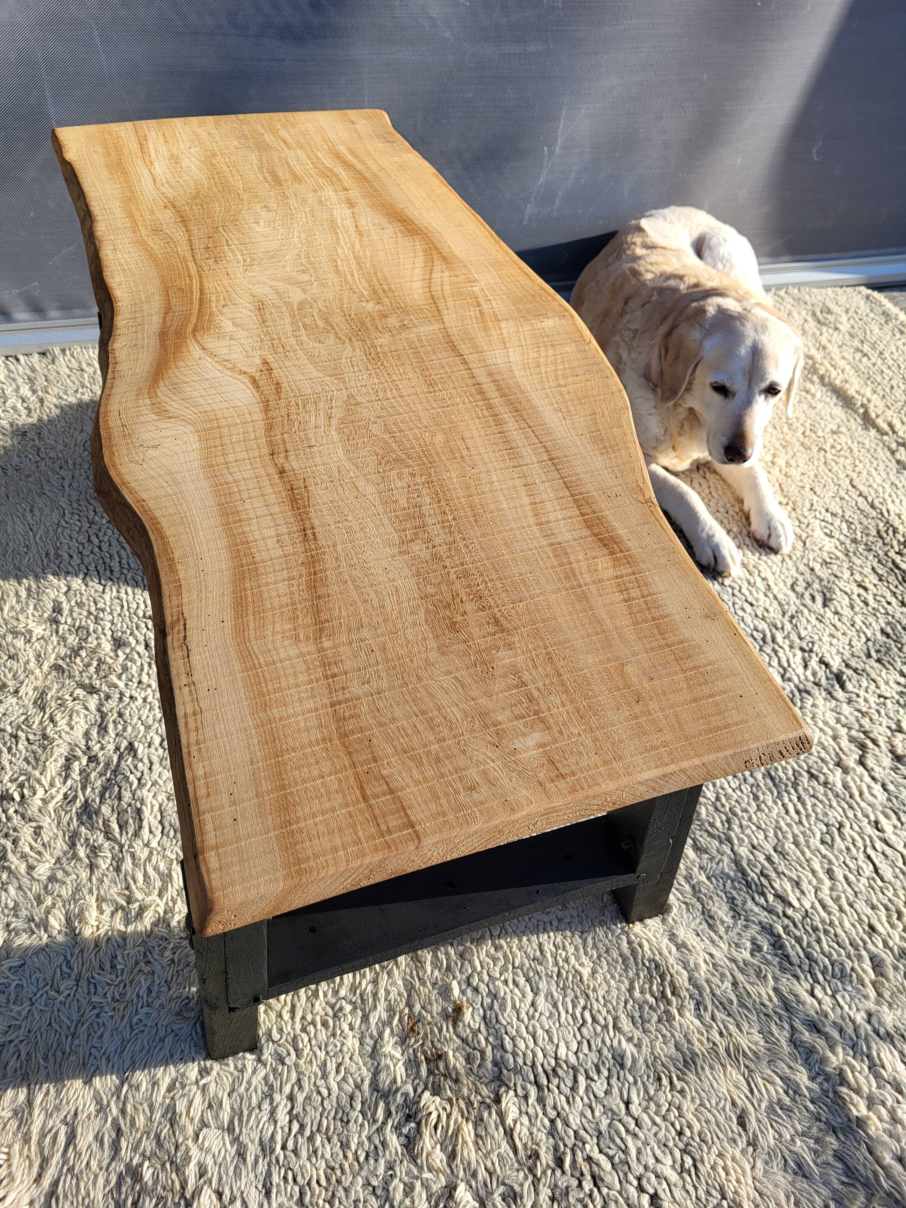 Bicolour coffee table in solid oak with 19th-century legs • Unique piece "Raw"