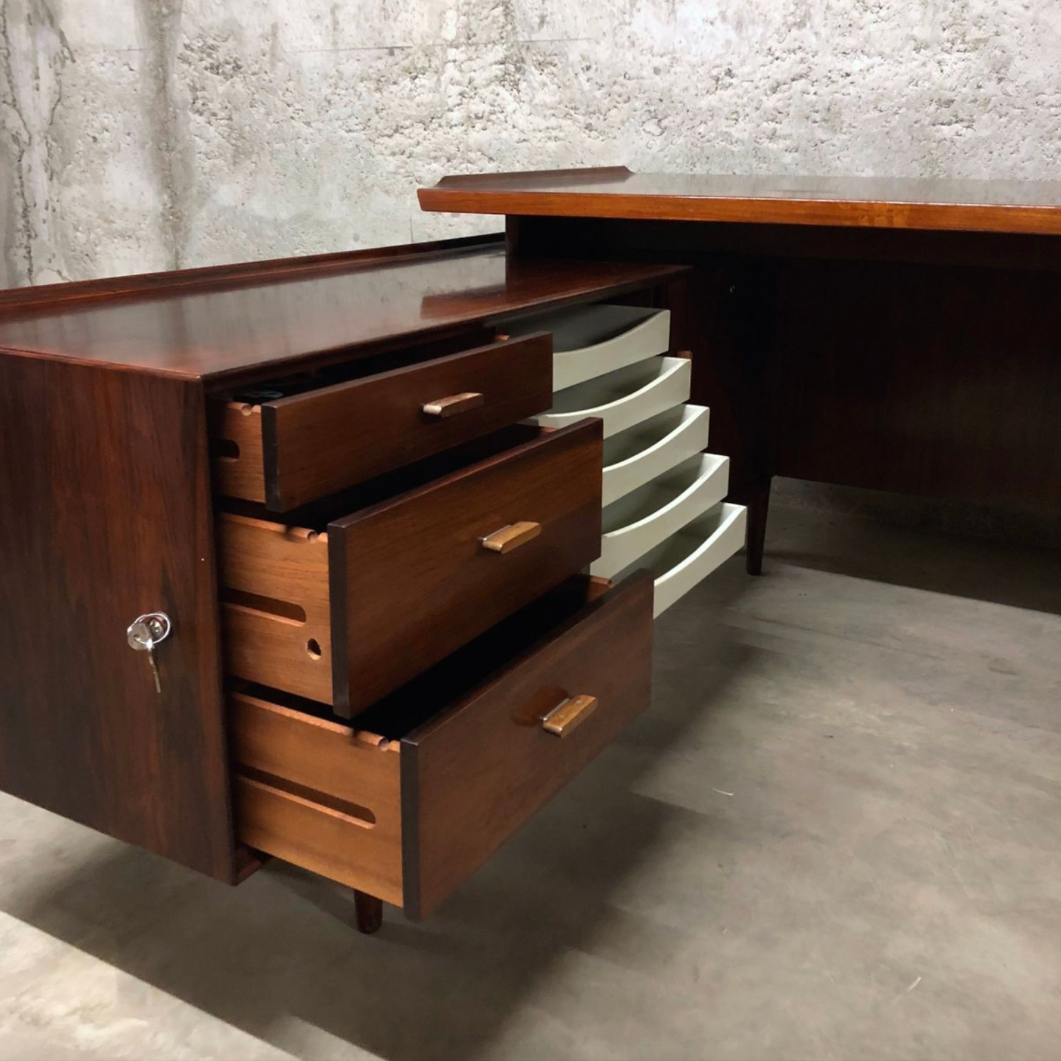 Bureau danois en palissandre par Arne Vodder pour Sibast Møbler