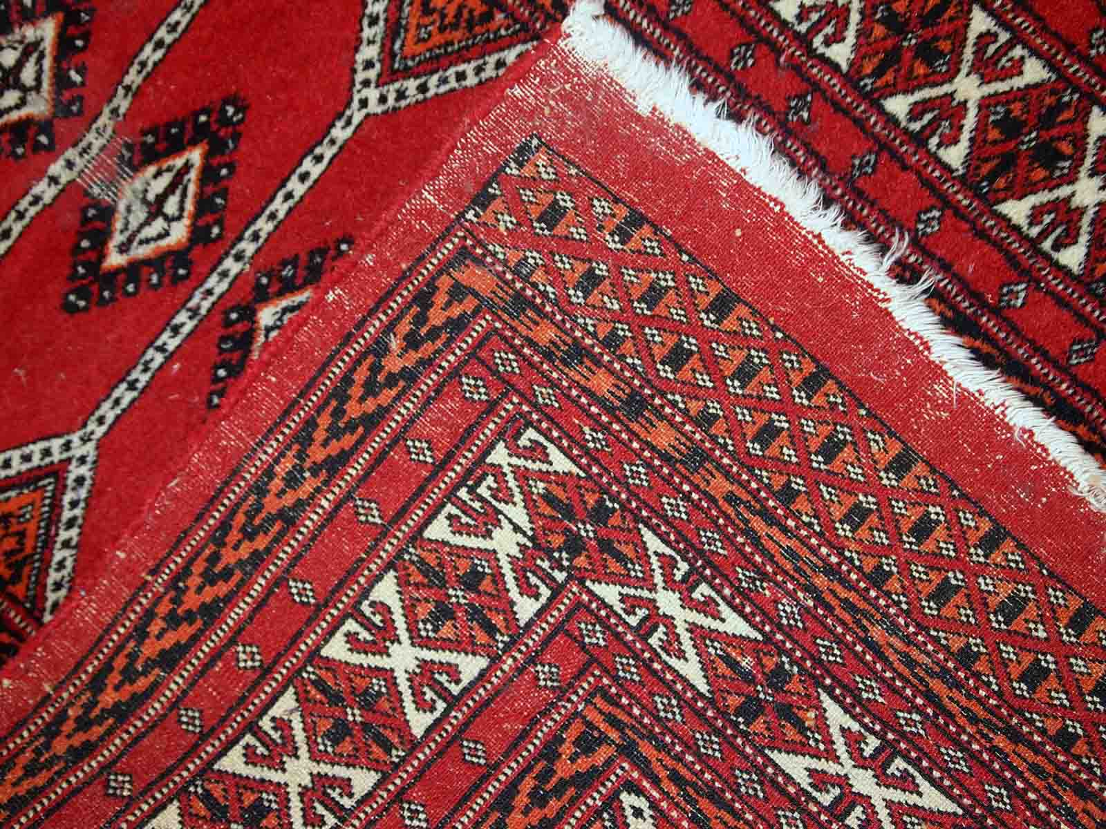 Vintage Pakistani carpet Lahore handmade 81cm x 145cm 1960s, 1C733