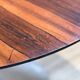Table à manger ronde Arkana du milieu du siècle en bois de rose brésilien