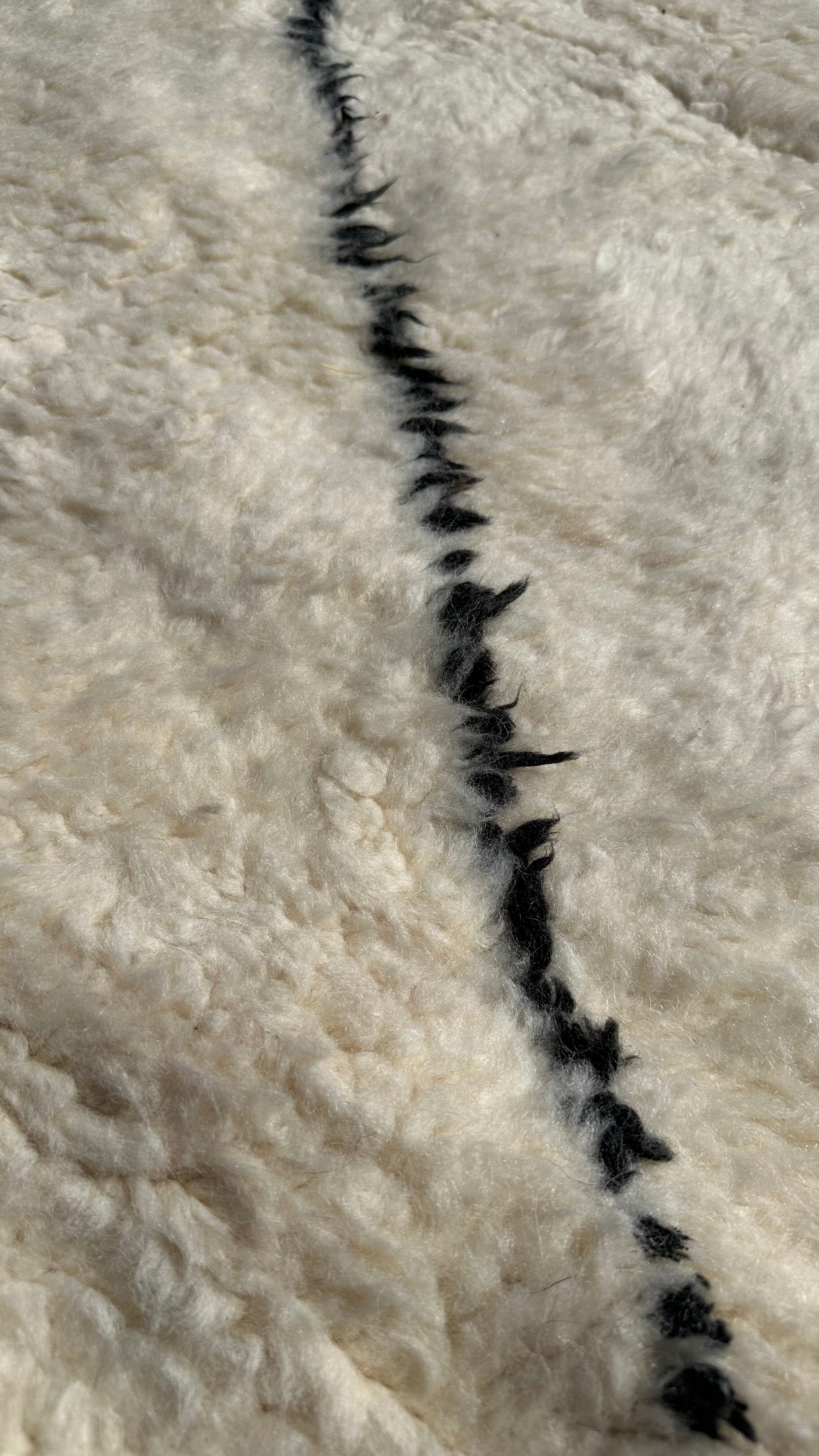 Moroccan carpet beni ouarain white - 303 x 357 cm