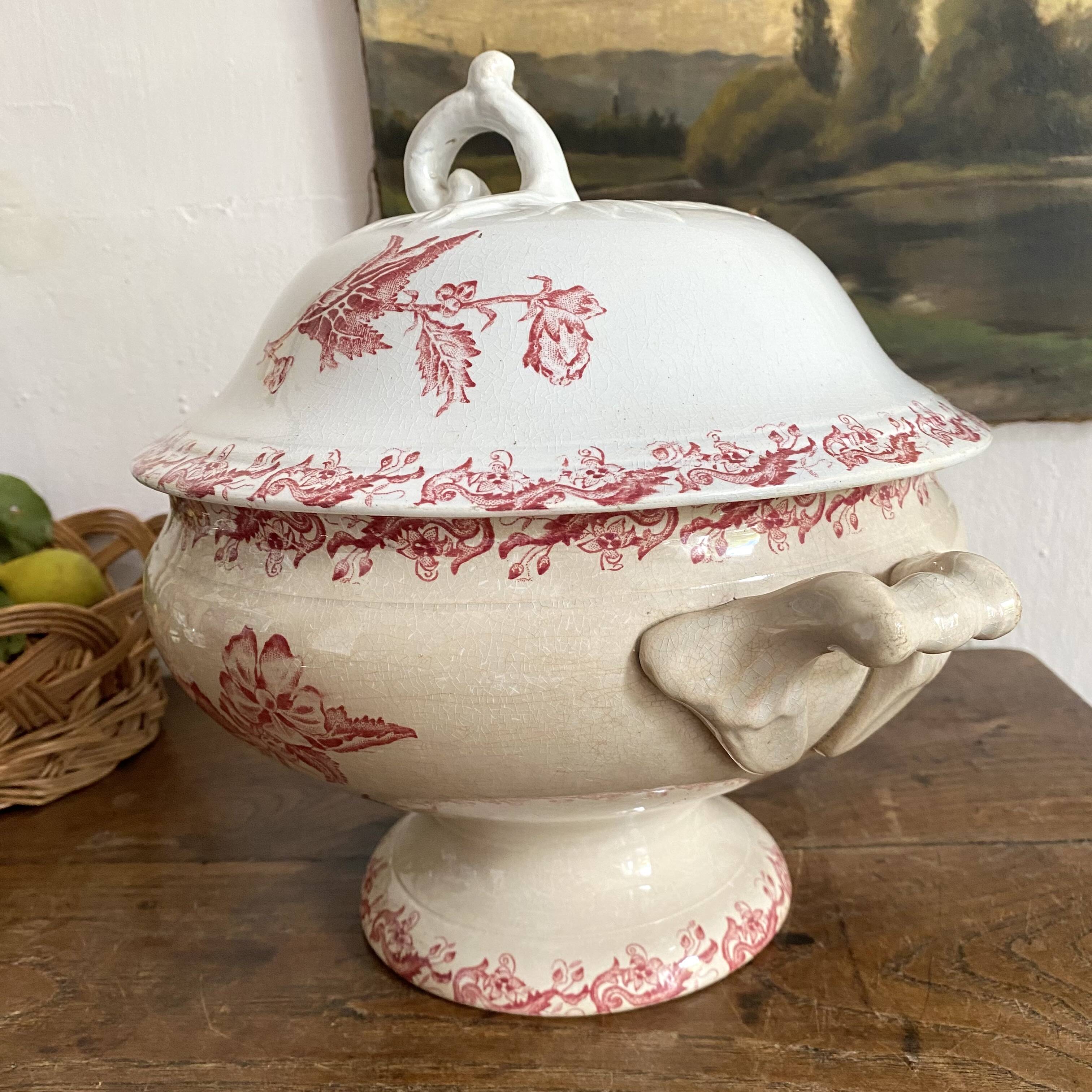 Antique ironstone tureen St Amand, Richelieu, 1920