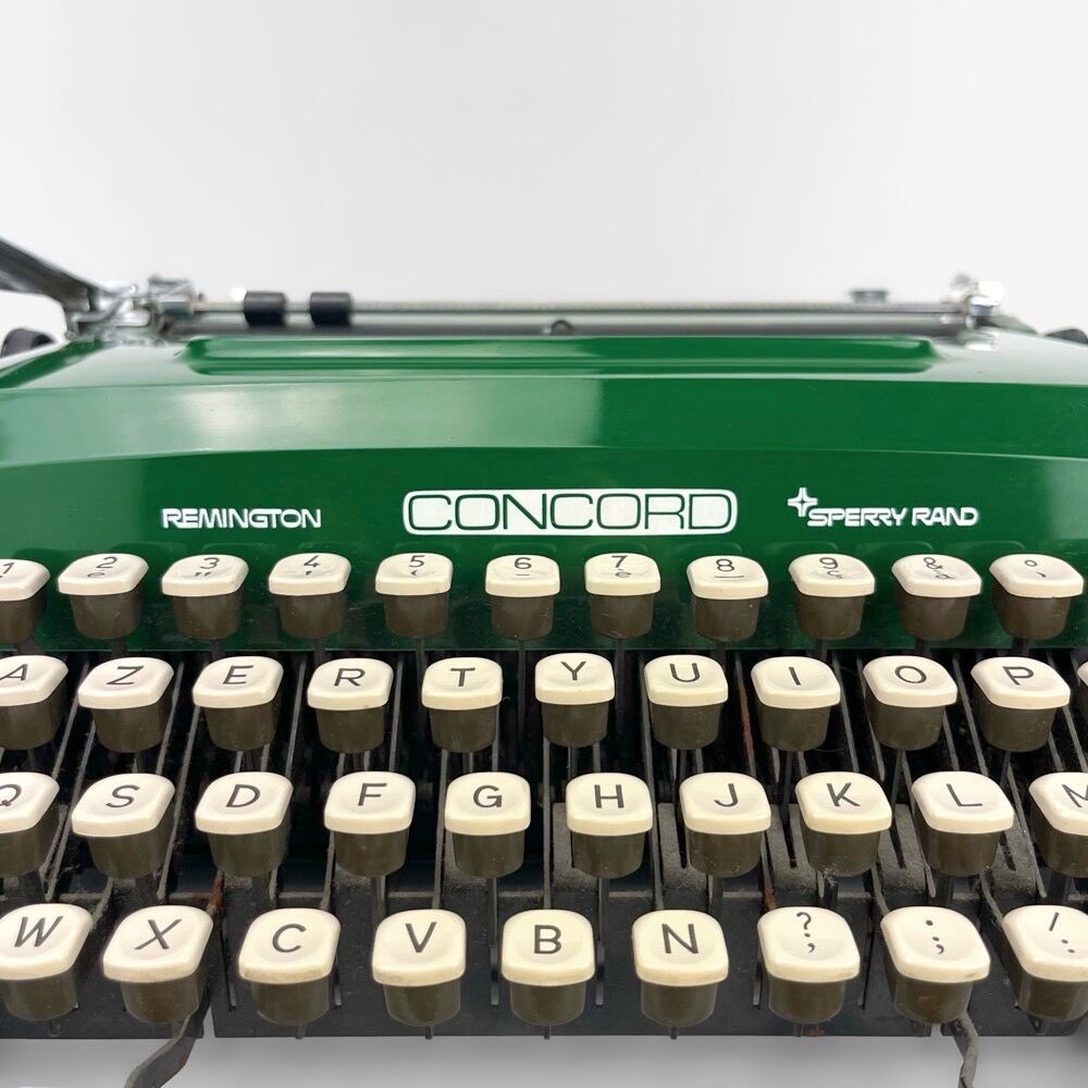 Remington Concord English Green Typewriter