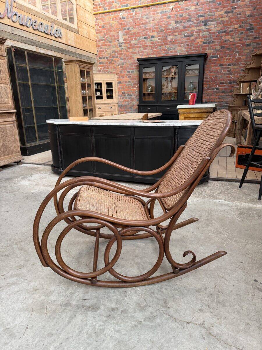 Thonet rocking chair 1900