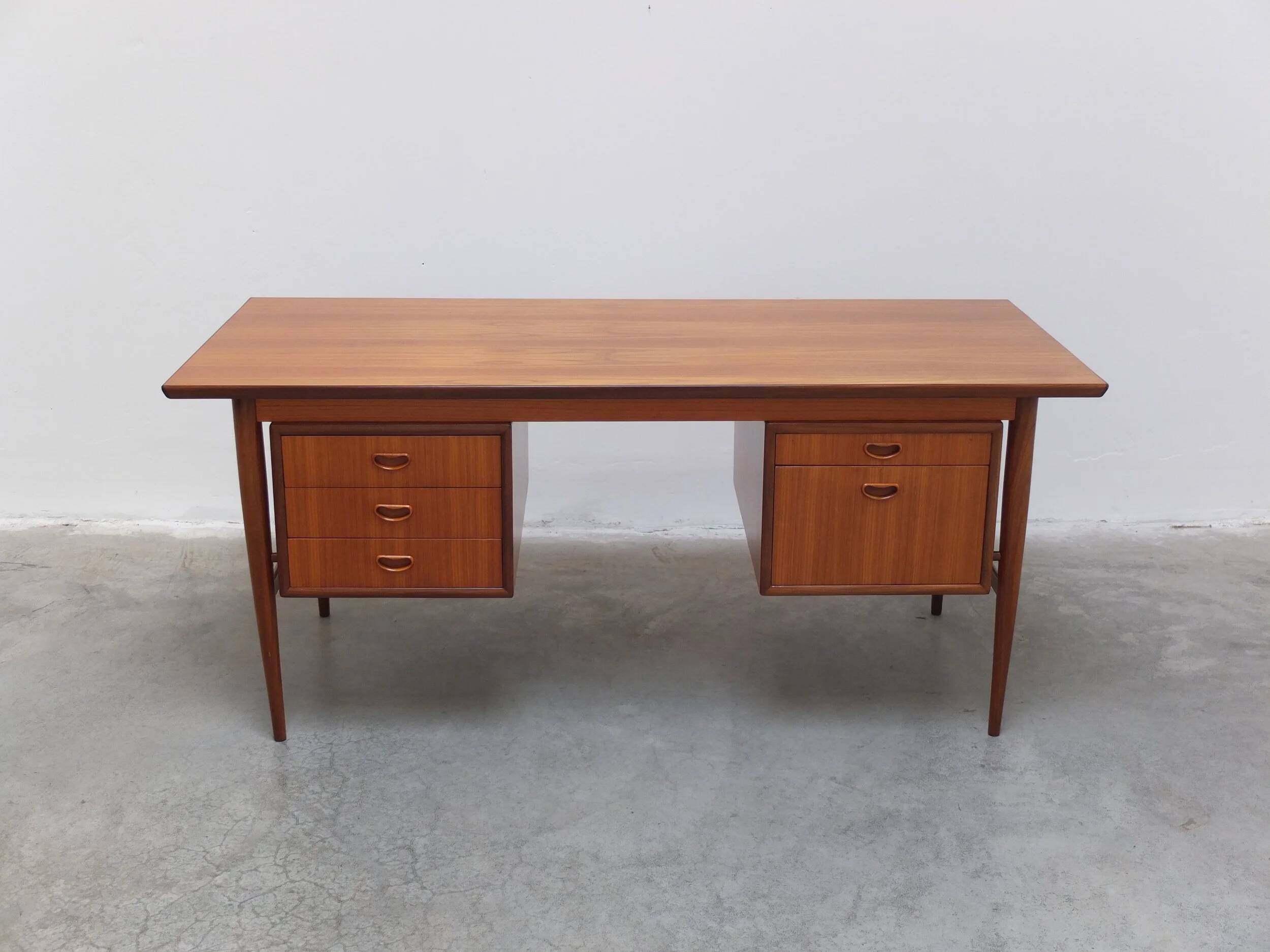 Freestanding executive desk by Oswald Vermaercke for V-Form, 1960s