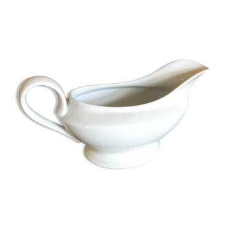 White porcelain saucier