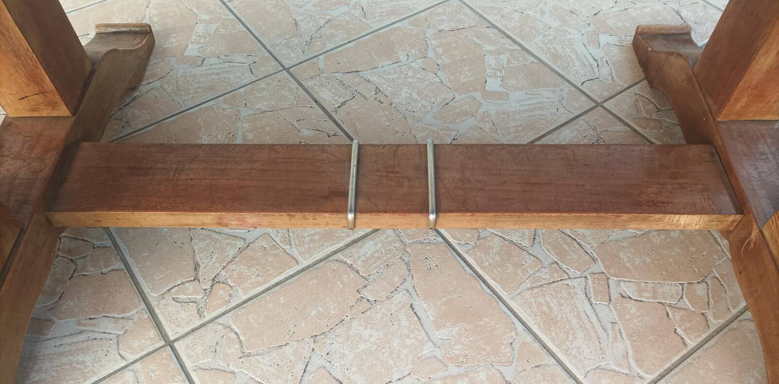 Art Deco table in walnut veneer
