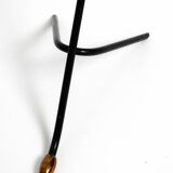 Grande lampe de table sur trépied de style mid-century moderne avec abat-jour diabolo jaune.