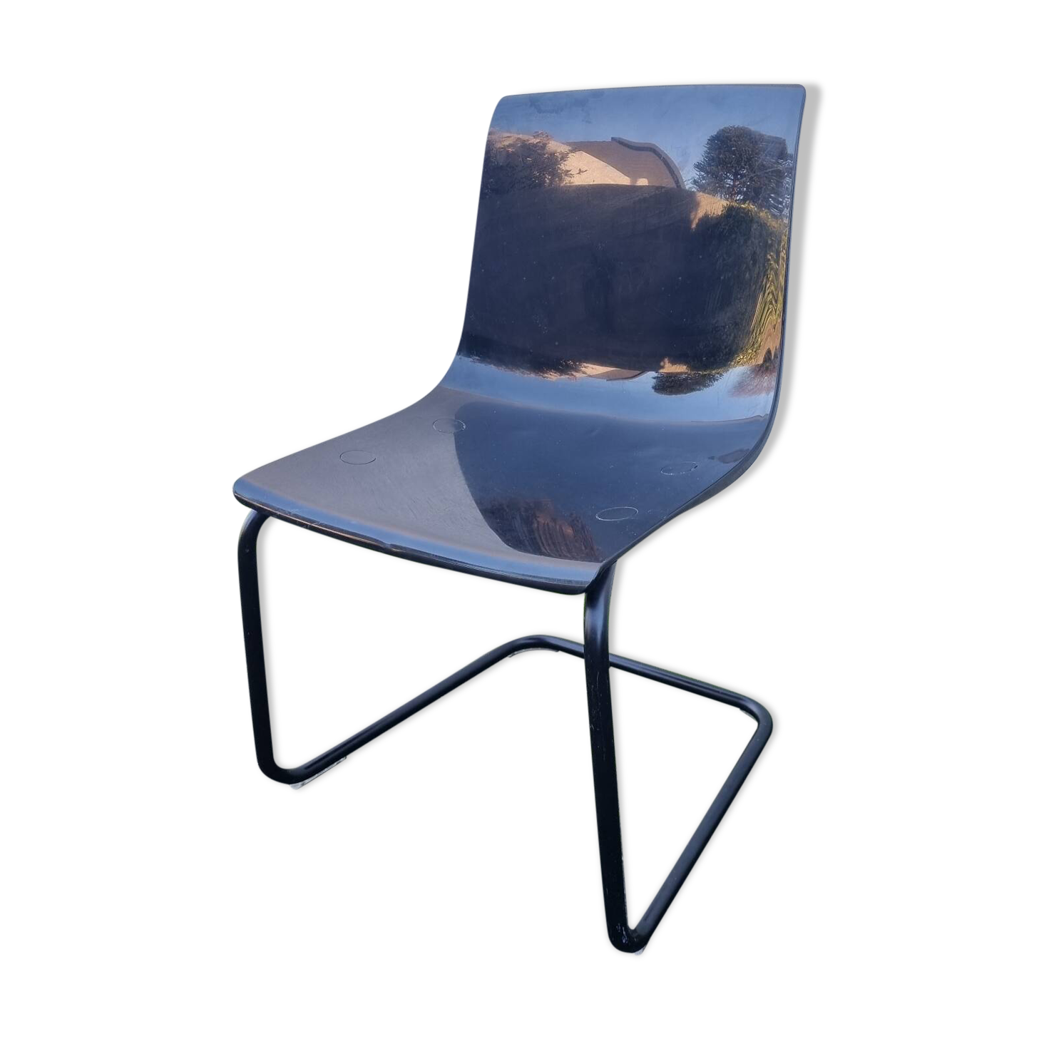 Contemporary thermoformed chair, 1980