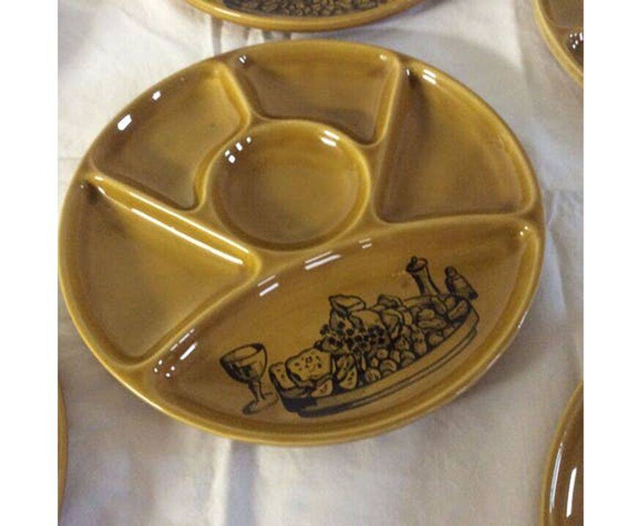 Lot d'assiettes à coquillages