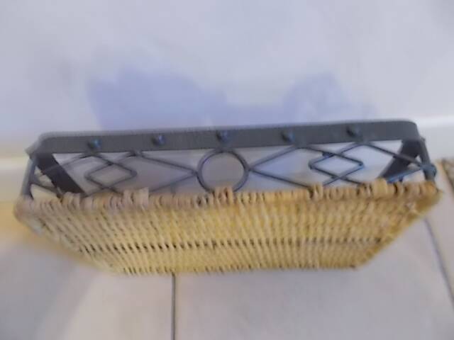 Plateau de service en osier et fer