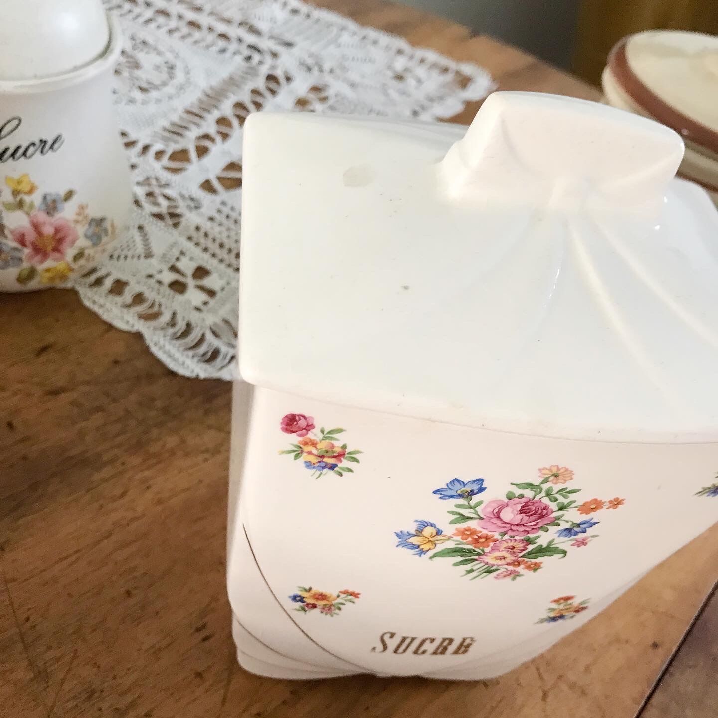 Pot "sucre" flowers and gilding