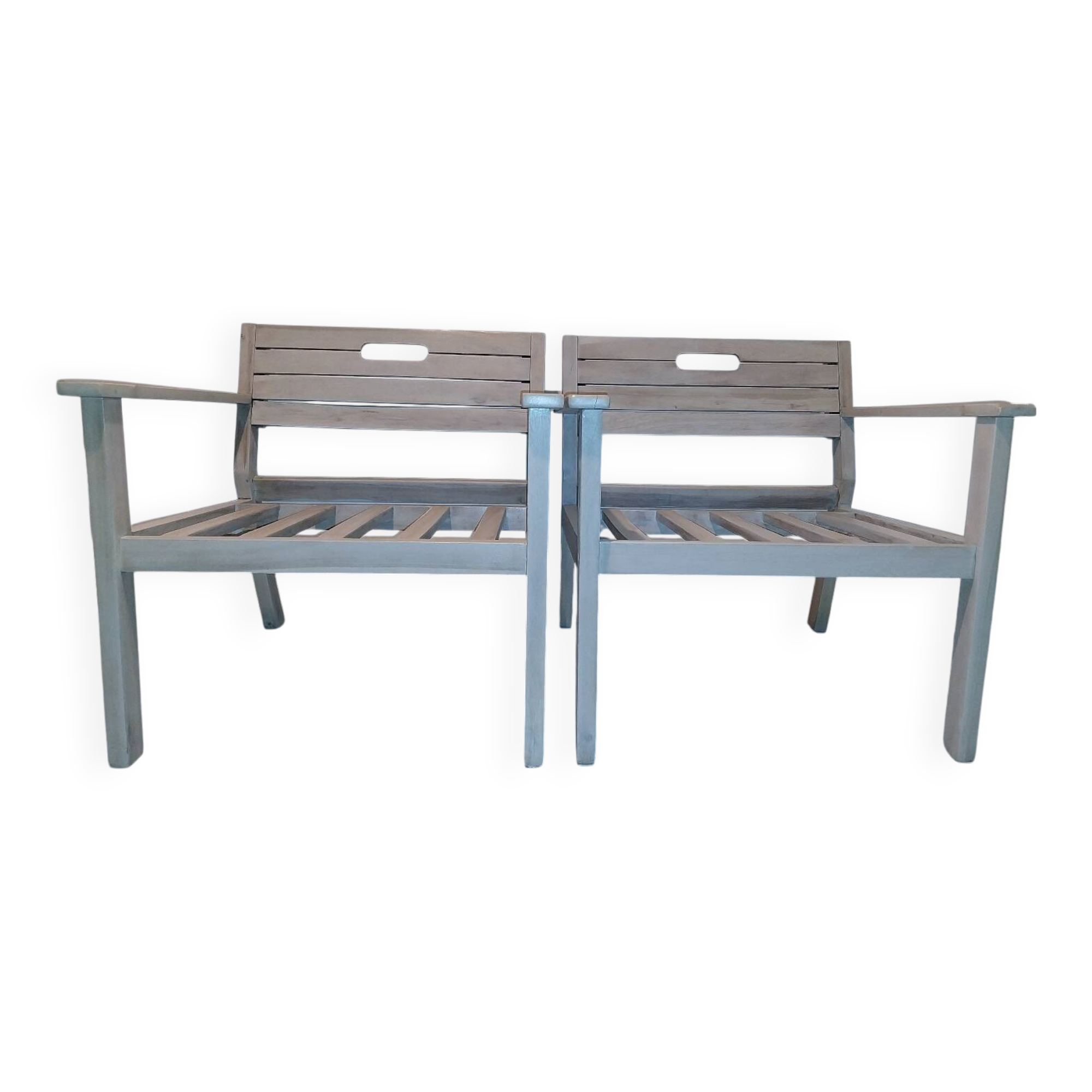 02 sun loungers