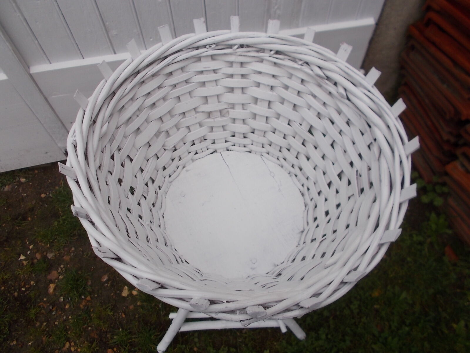 Willow cache pot