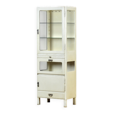 Wooden medical cabinet from the 1930s