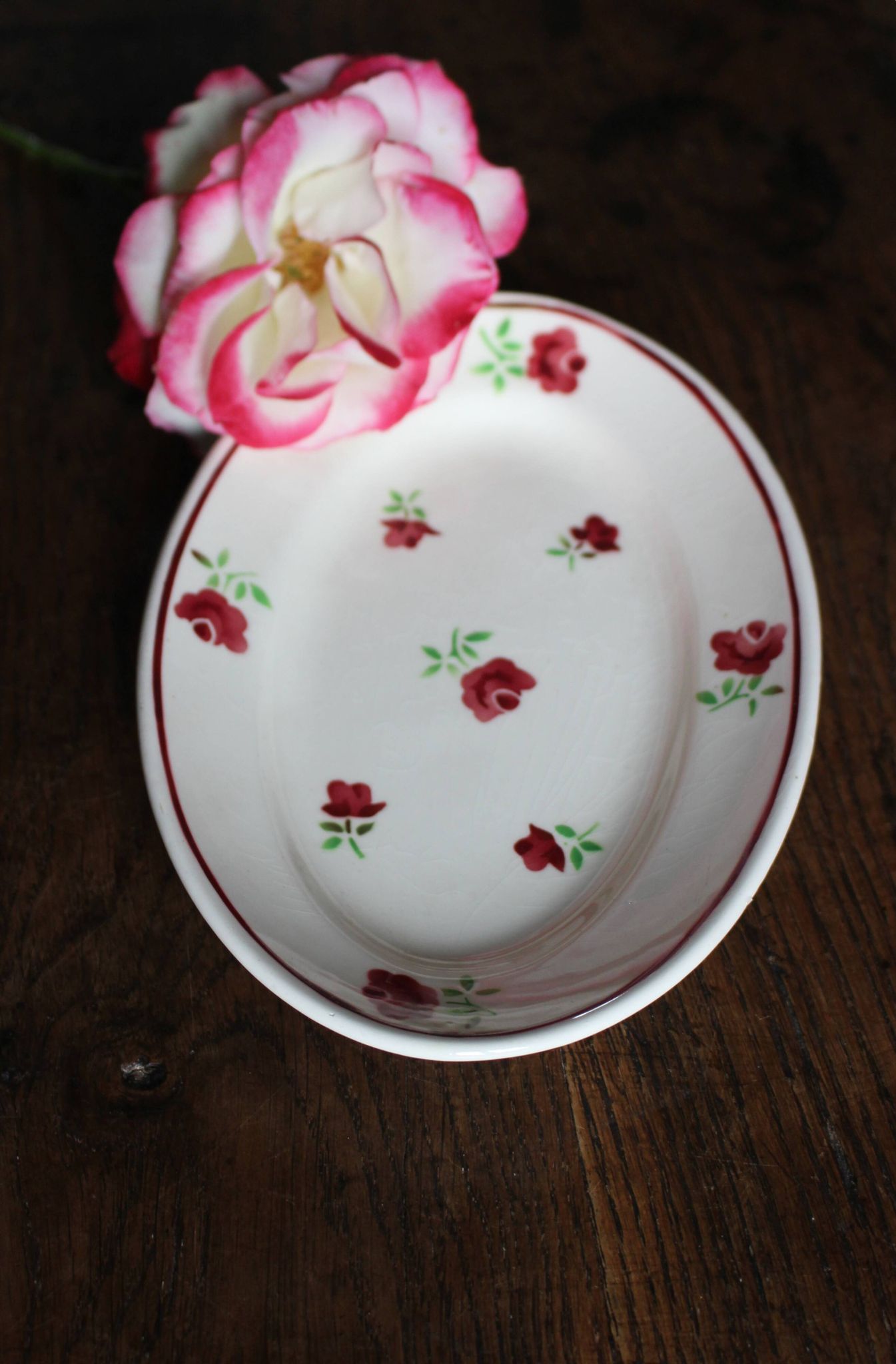 Ravier fleurs rouges Mireille Bandonviller Art Deco
