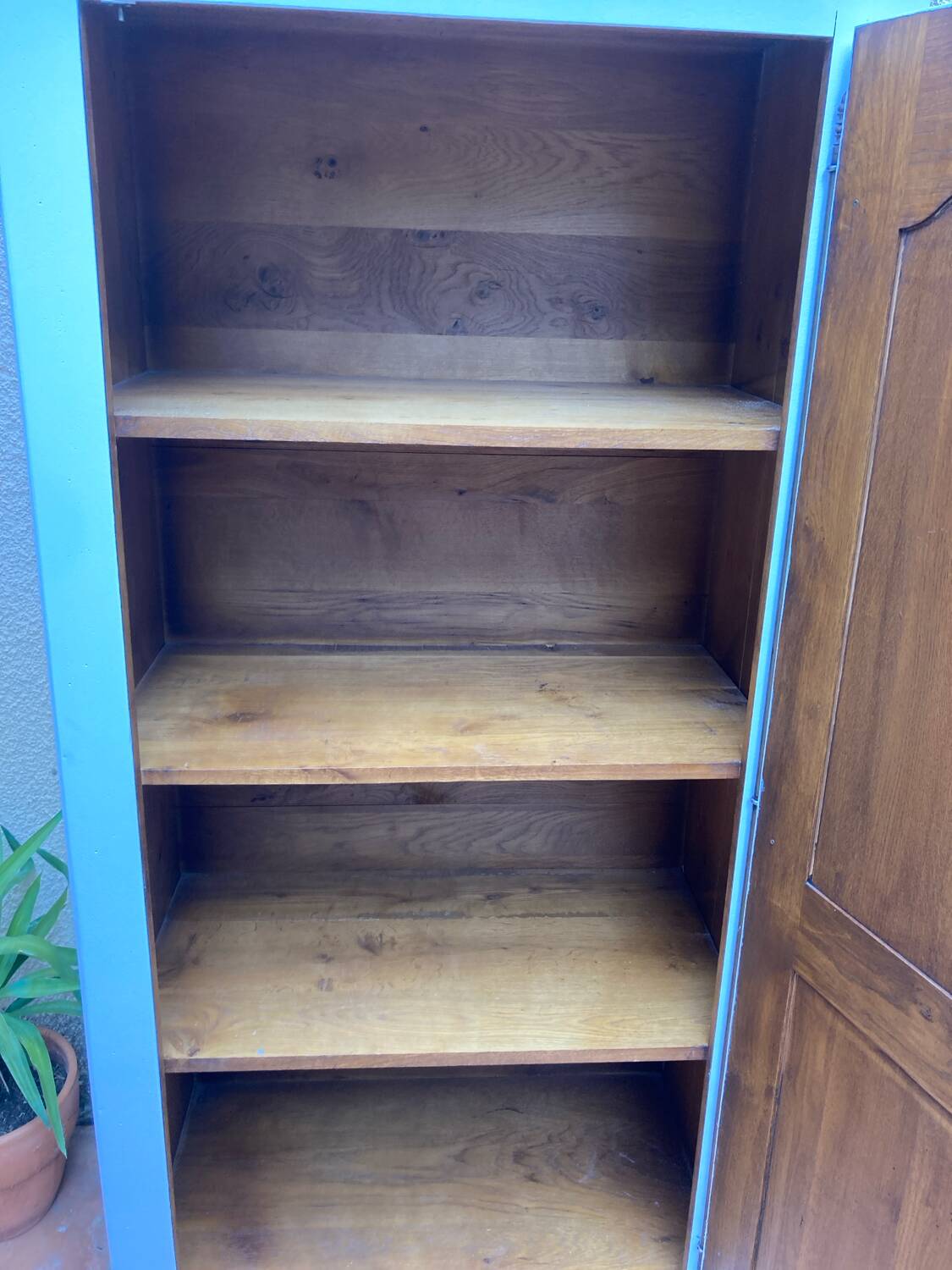 Old Bonnetiere oak cabinet