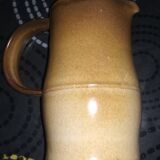 Pichet à eau en grès