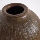 Ancien vase chinois en céramique dans des tons sombres (c.1900)