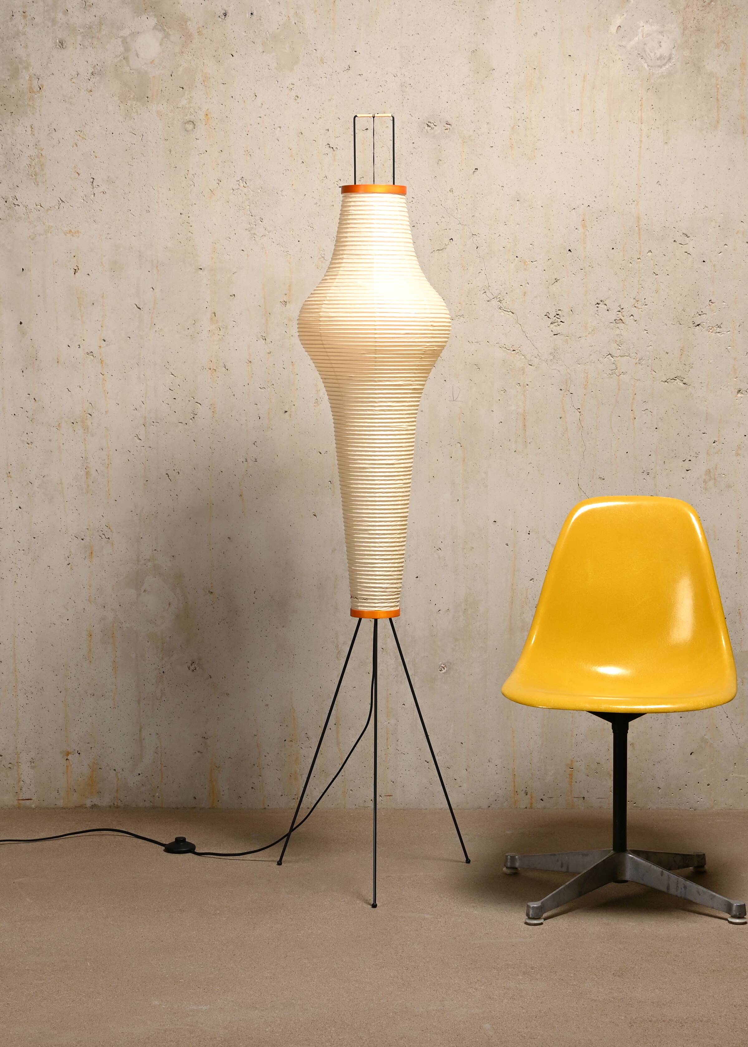 Isamu Noguchi Akari Model 14A Light Sculpture in Washi Paper and Bamboo by Ozeki