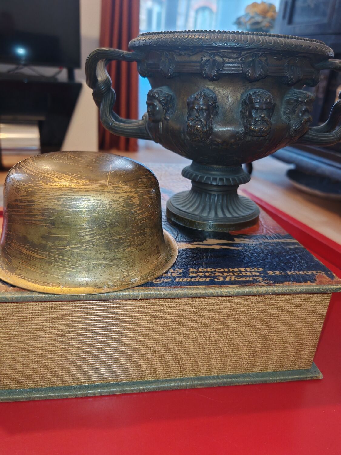 Vase warwick bronze antique