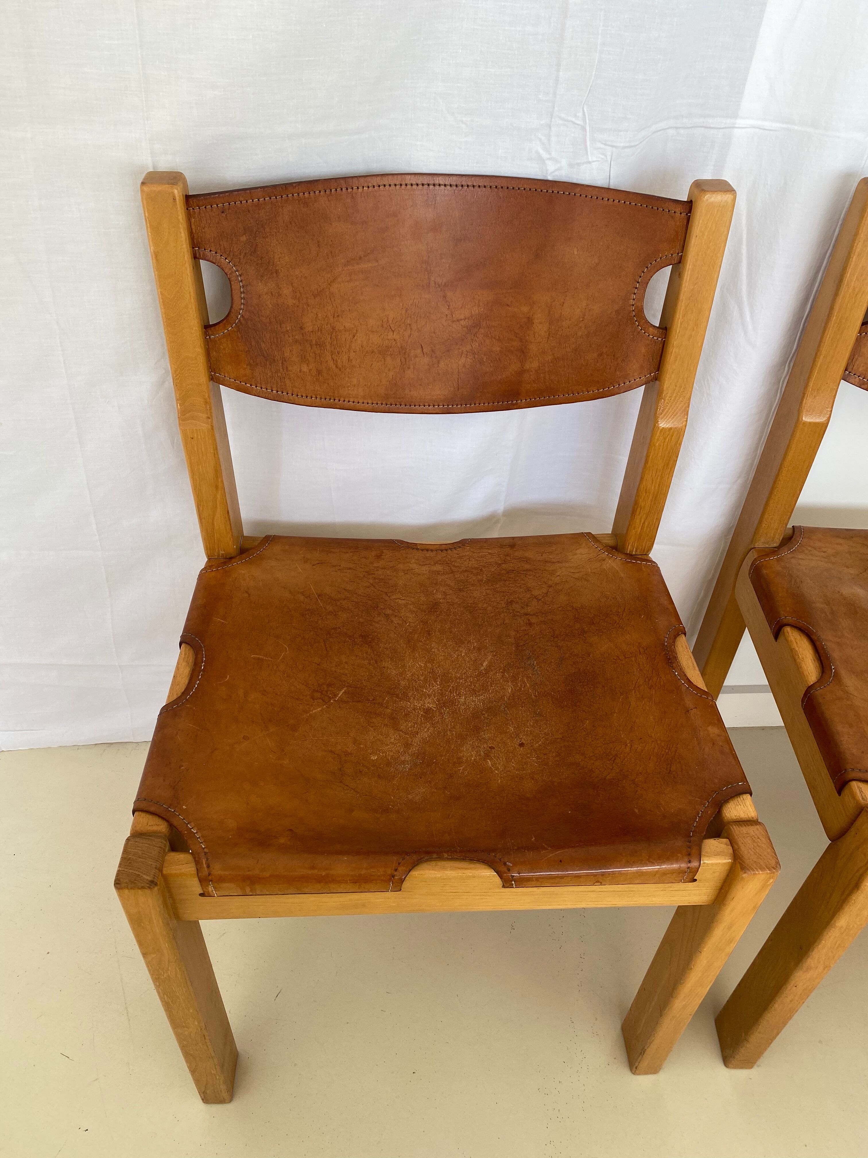 Suite of 4 chairs 60s in elm and leather Maison Regain