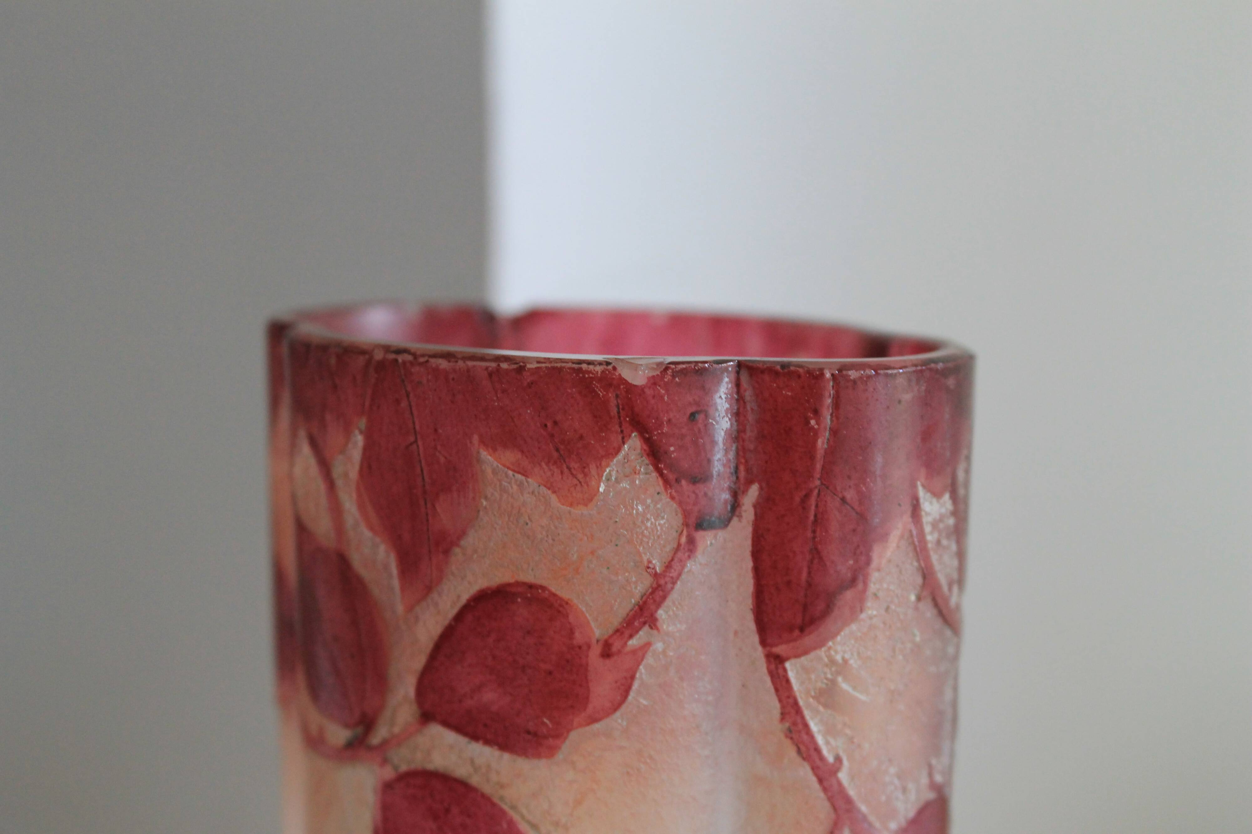 Legras quadrilobed vase from the "ruby" series in glass (1900 - 1910)