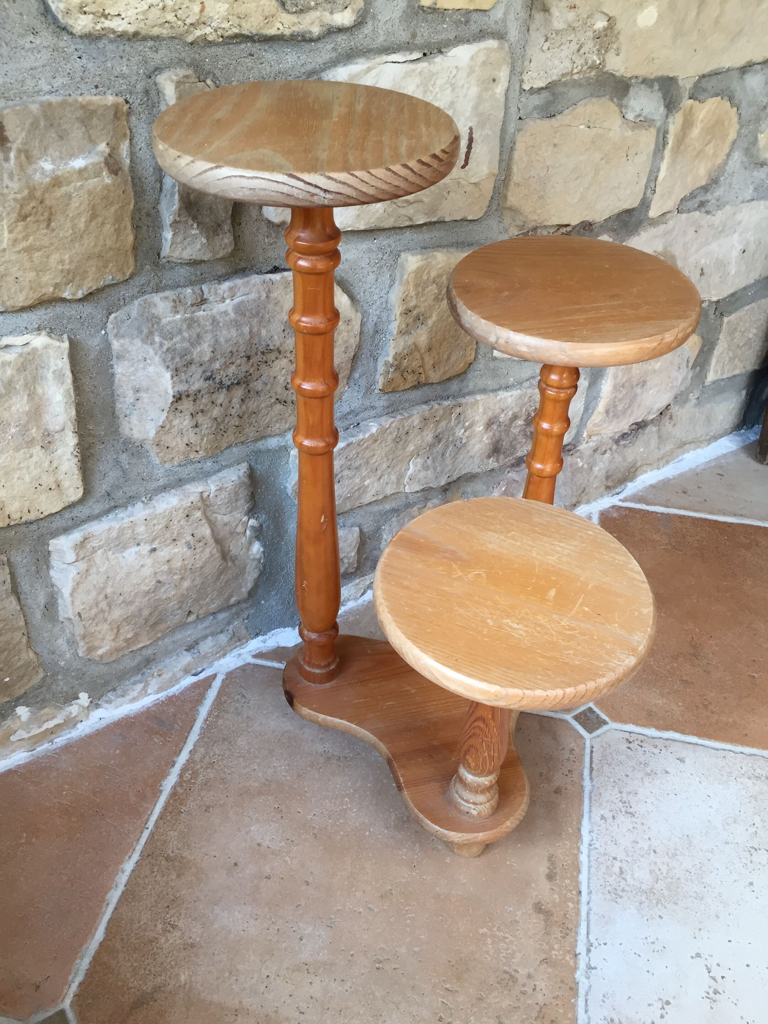 Porte plantes en bois 3 plateaux