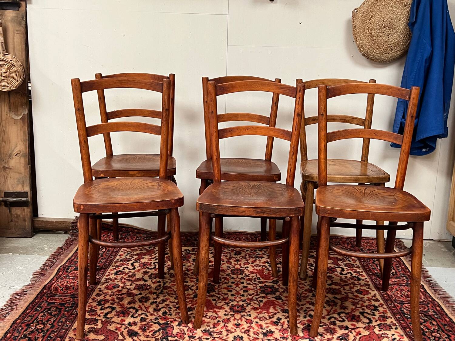 6 anciennes chaises bistrot