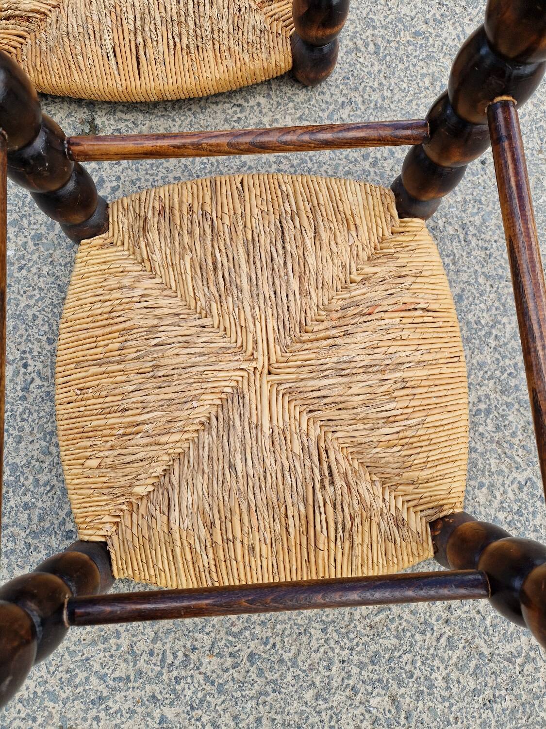 Set of 3 country straw stools