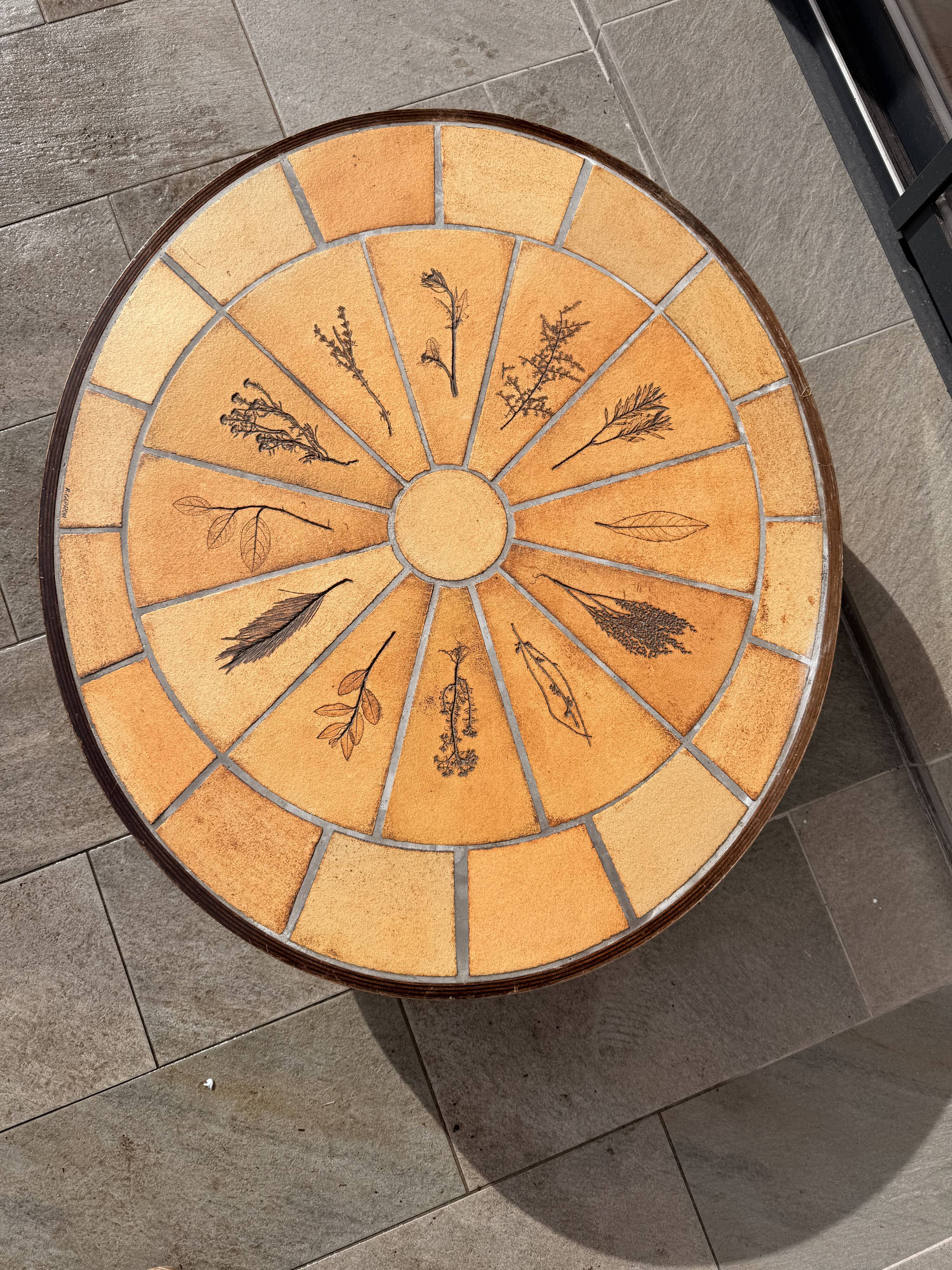 Oval coffee table Roger Capron model Herbier