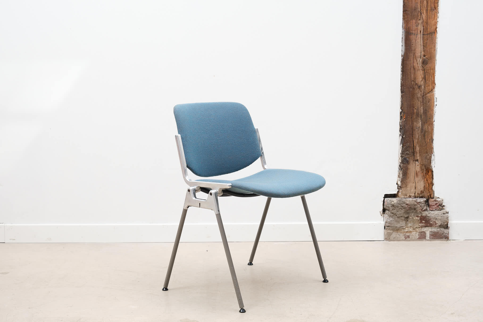 DSC 106 chair by G.Piretti for Castelli blue