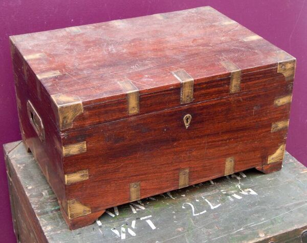 Coffre avec Secret vintage Vieux Teck & Metal Artisanat Inde