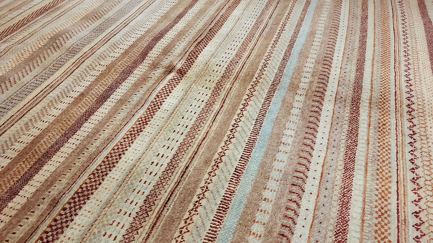 Oriental carpet entirely handmade called "Khyber"