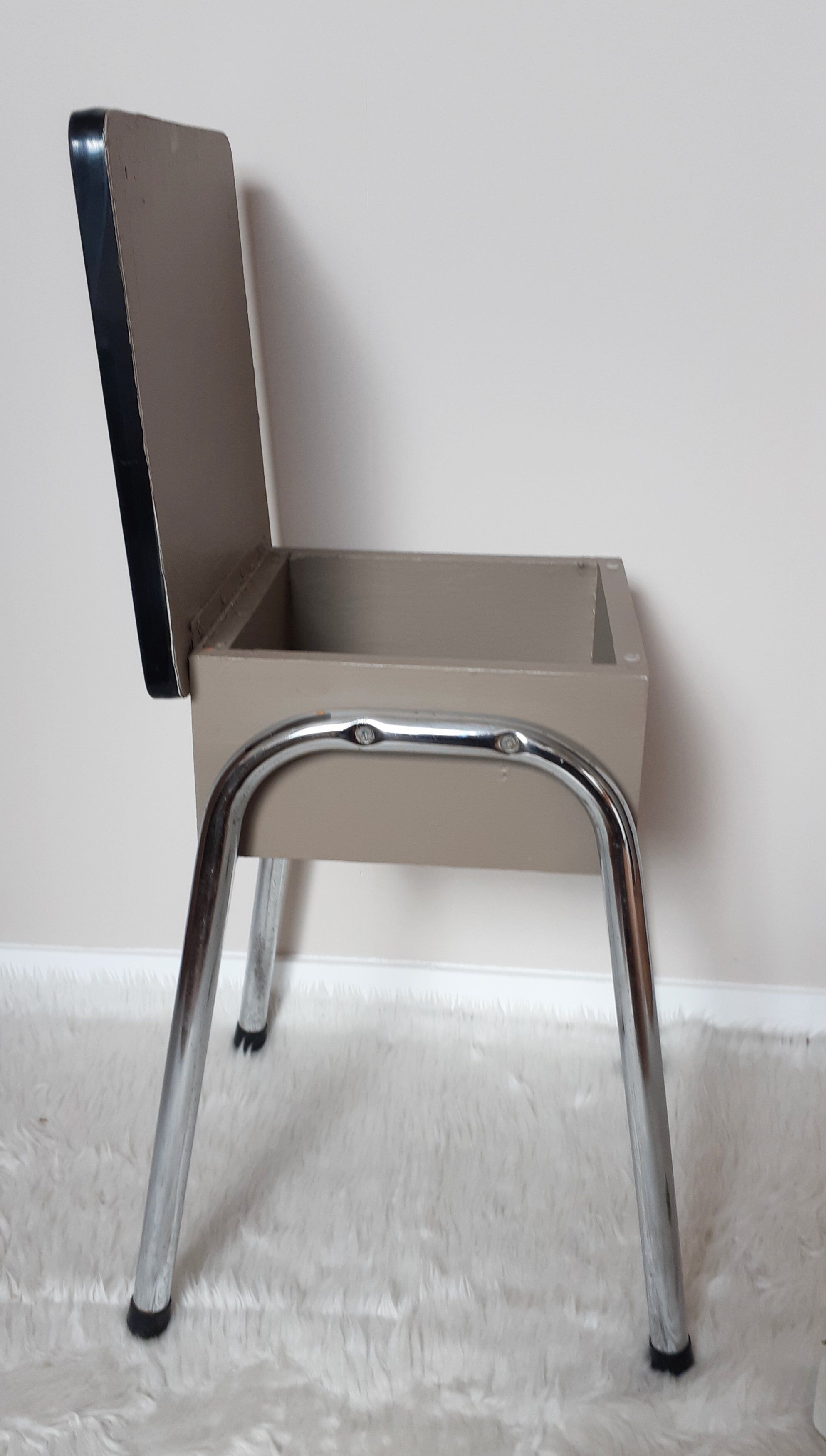 Stool box shoeshine