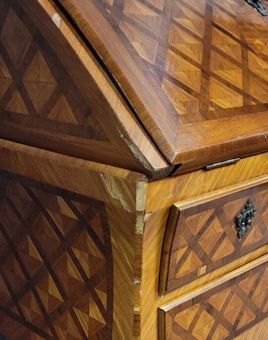 Bureau de pente en marqueterie – Époque Louis XV