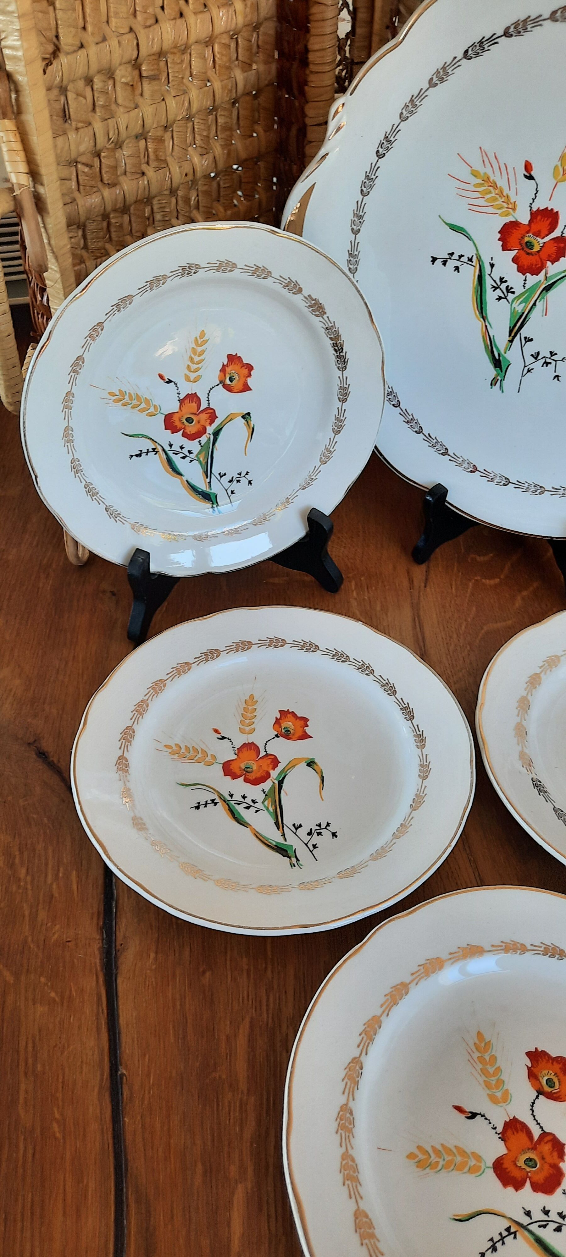 Serving dish and 4 dessert plates Sarreguemines