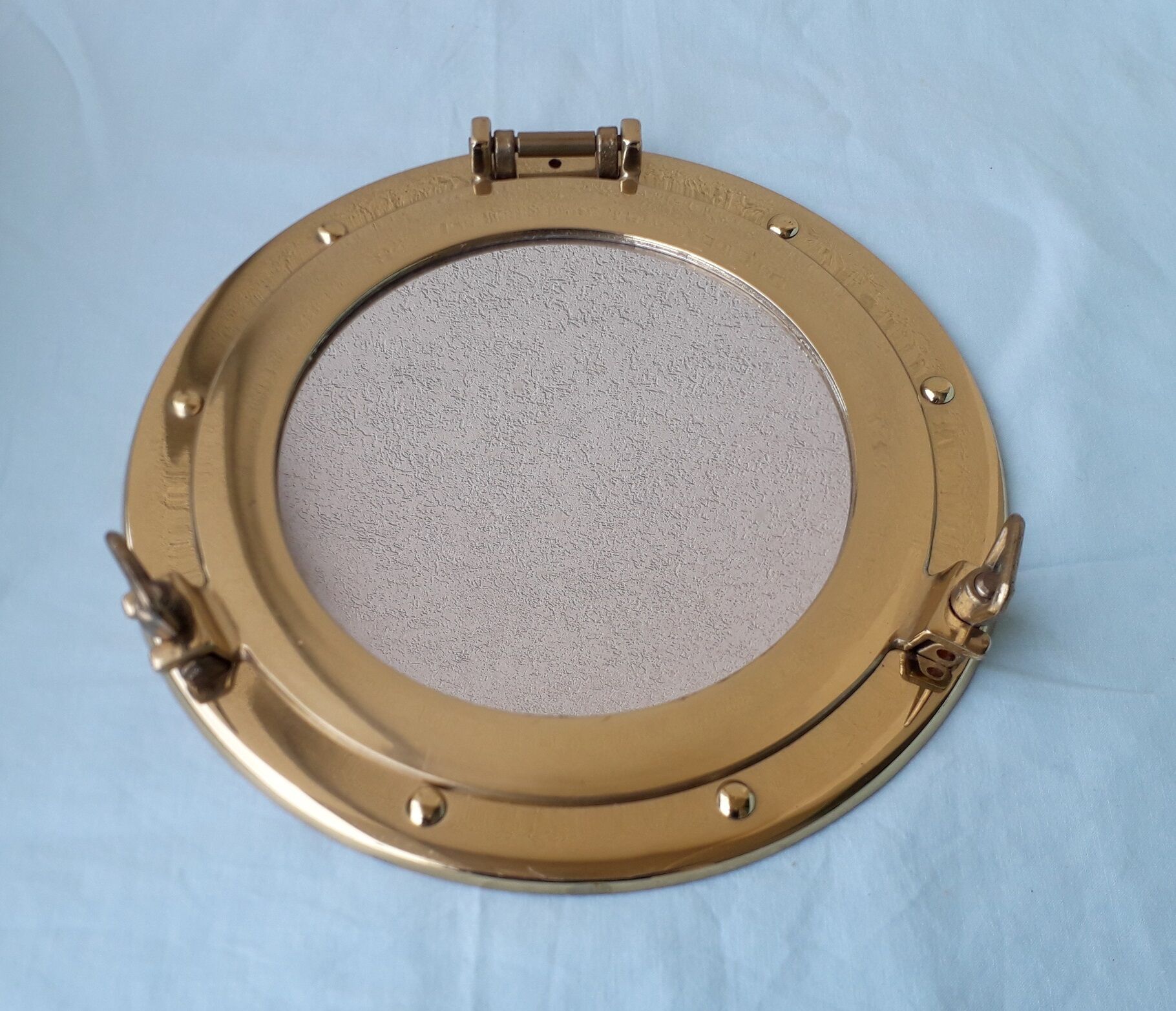 Porthole mirror