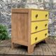 Commode art déco jaune poudré et bois brut