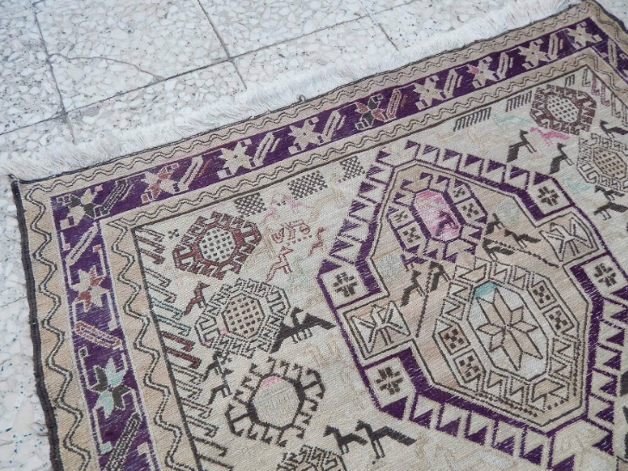 Vintage handmade Turkish rug 119x189 cm