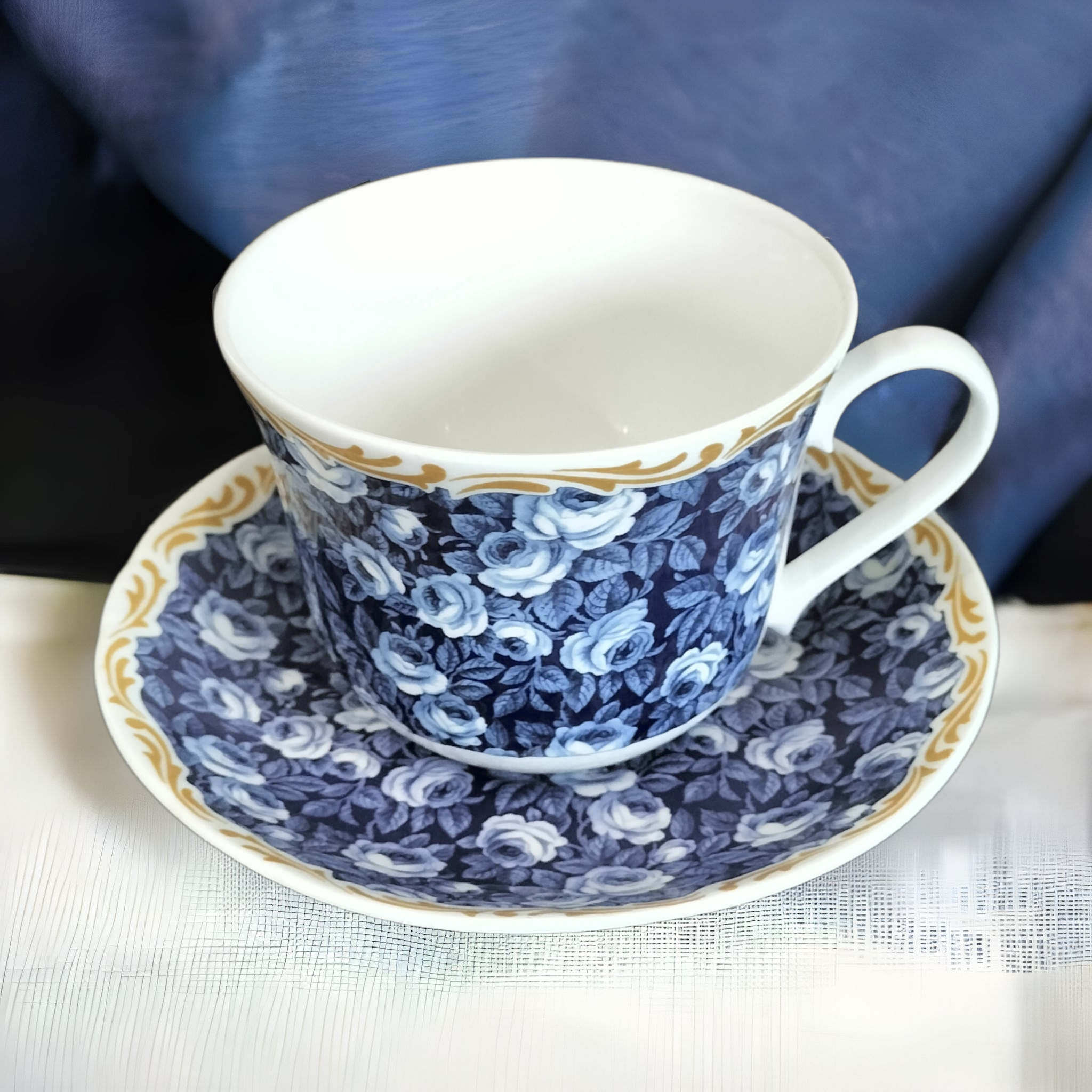 Jumbo cup english lunch Roy Kirkham model rose chintz blue