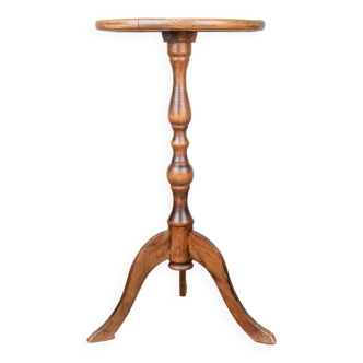 Antique pedestal table