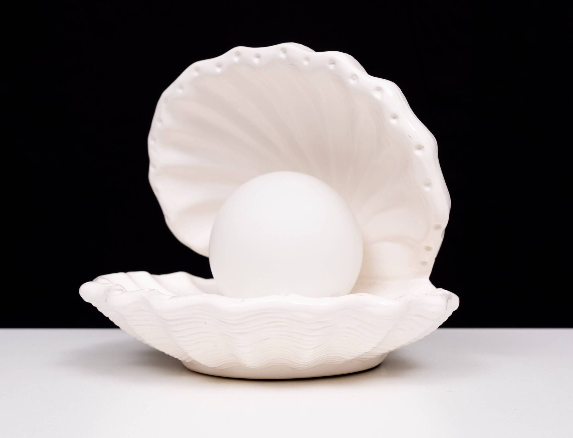 Lampe de table coquillage en céramique blanche des années 1970