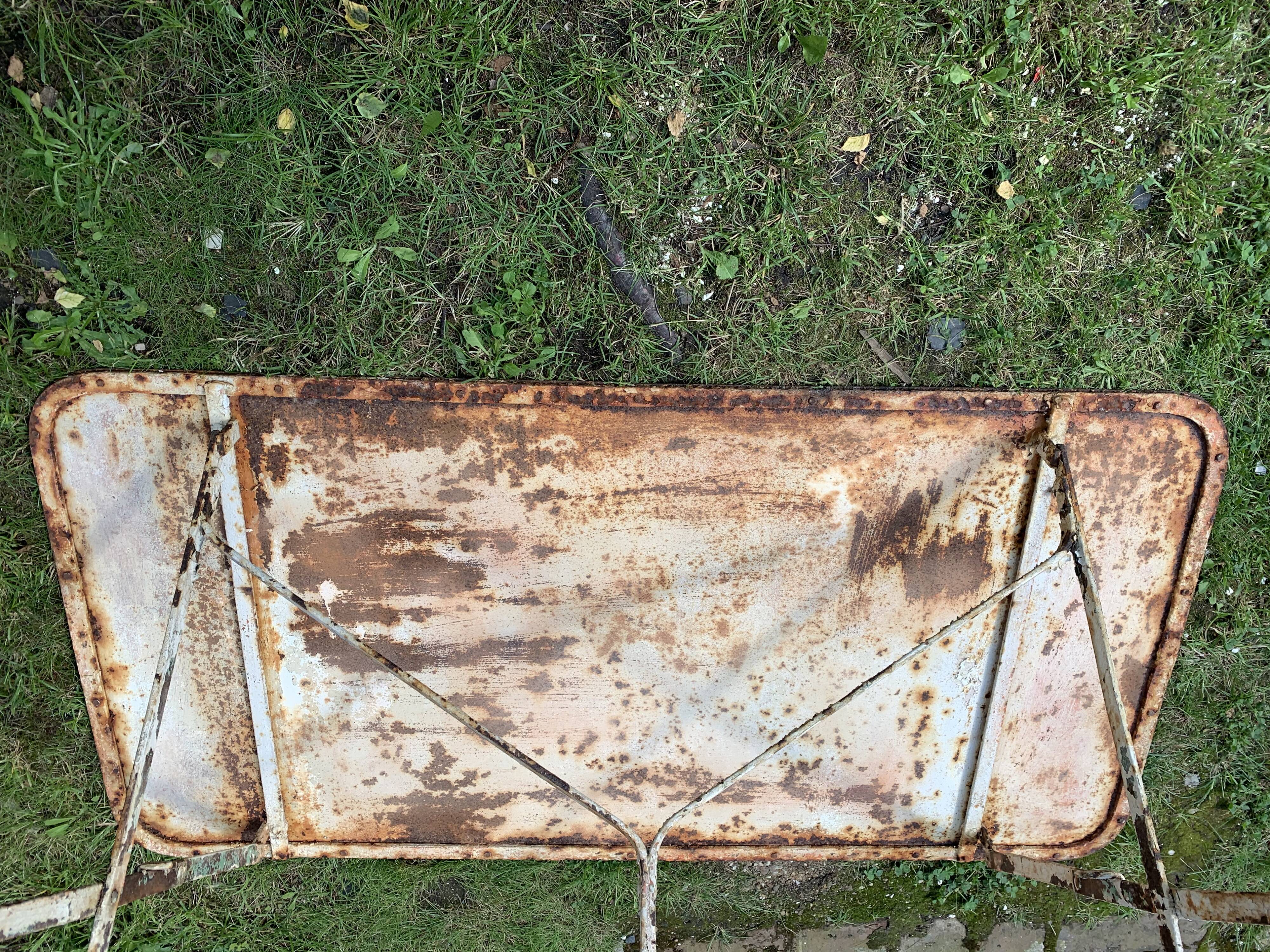 Rectangular folding garden table