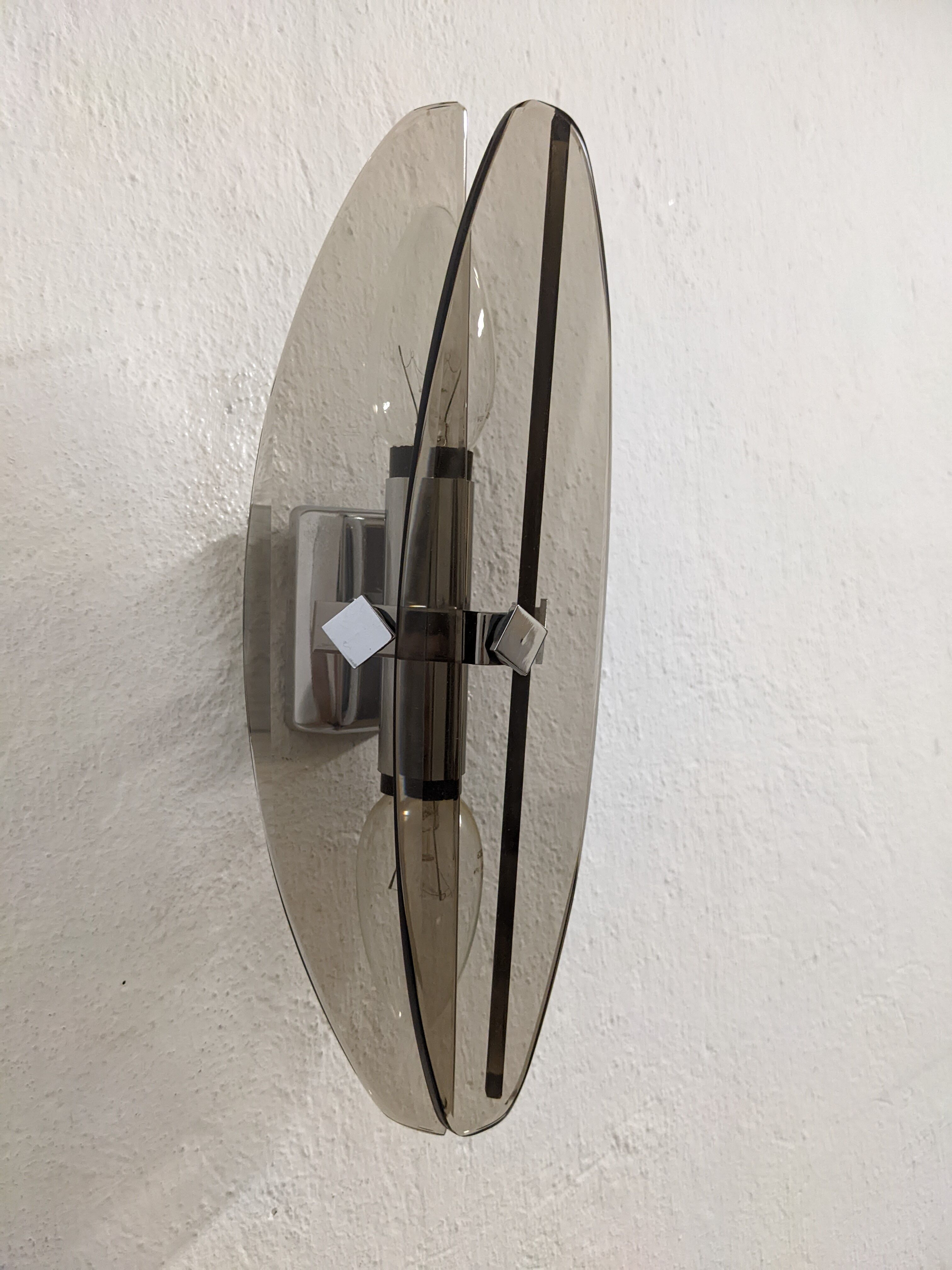Italian wall lamp in smoked glass from the 60s/70s