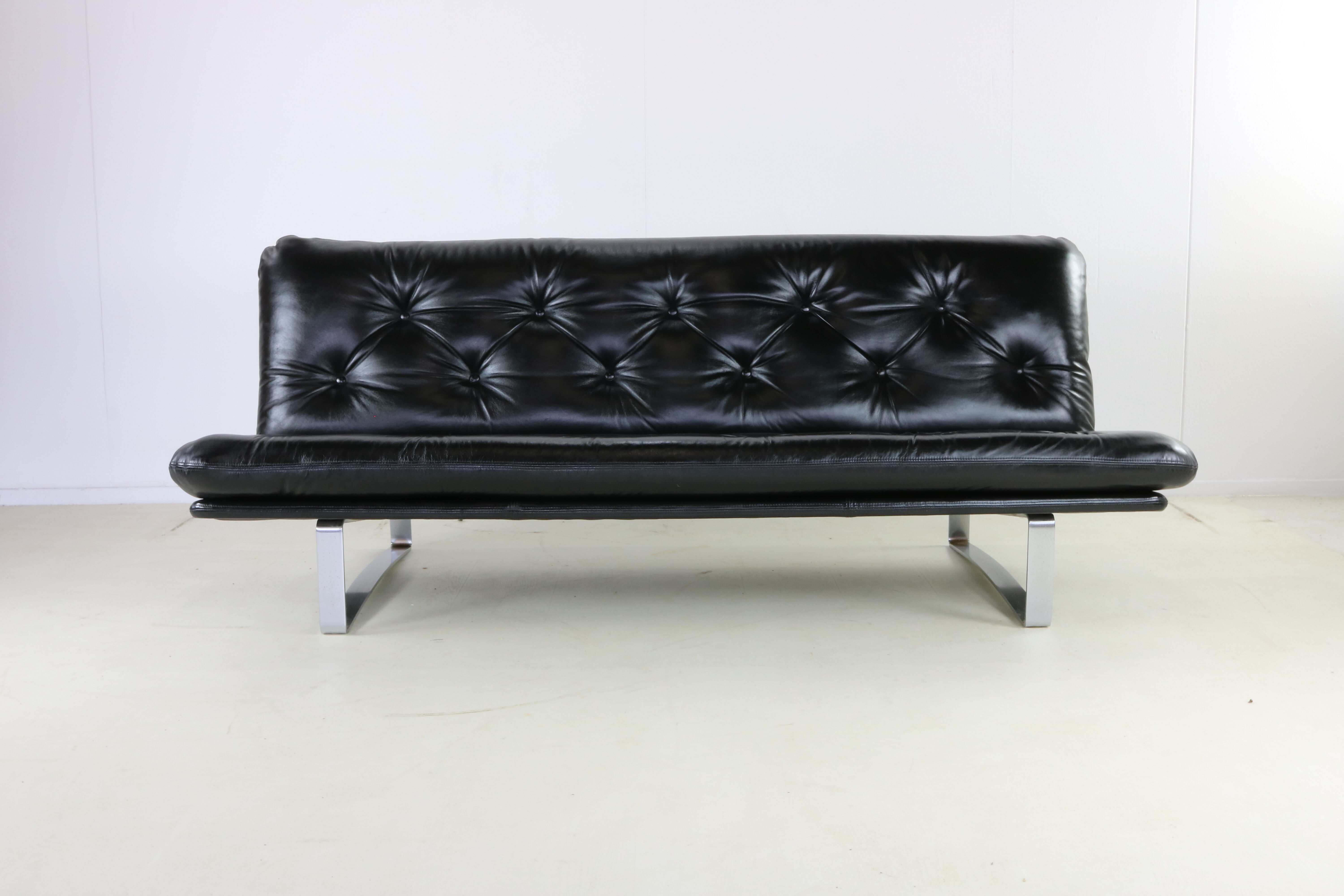 Original sixties design three seater sofa by Kho liang le for Artifort