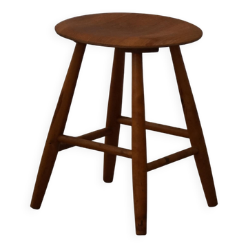Round beech stool by a Danish cabinetmaker, mid-century modern, 1970s.